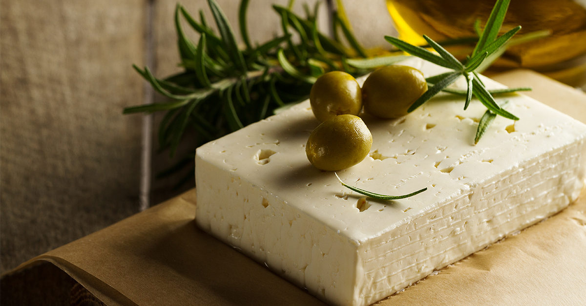 feta syr s olivami